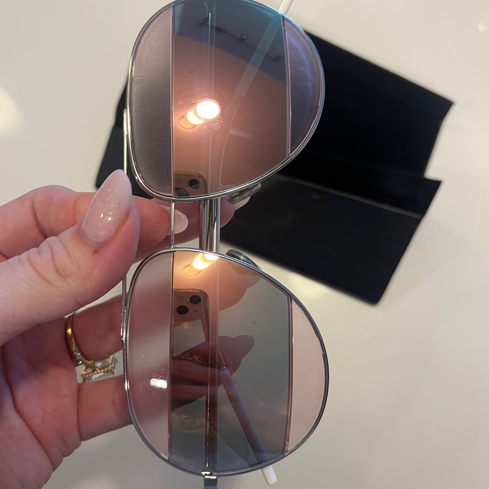 DIOR - Sunglass Pink - Picture 3 of 5